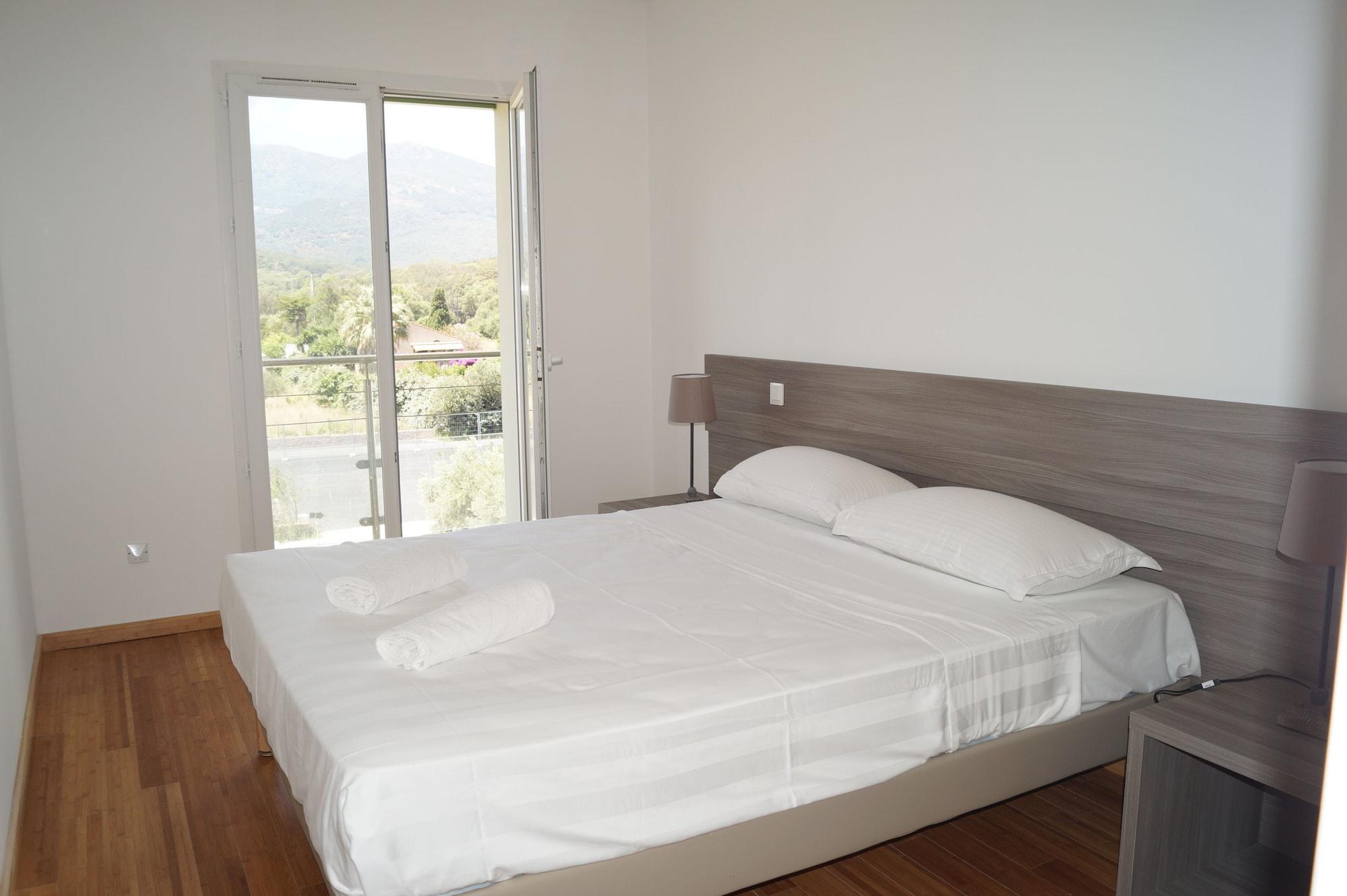 Residence Villa Tyrrenia Макинаджо Екстериор снимка