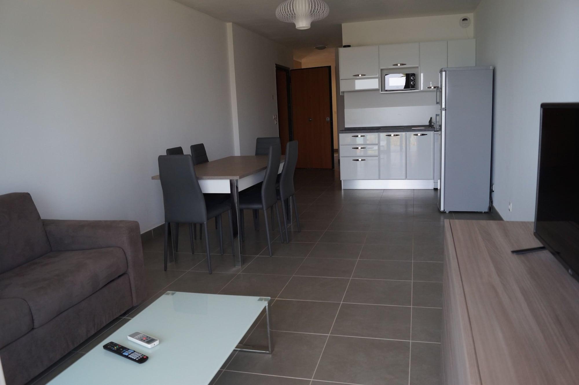 Residence Villa Tyrrenia Макинаджо Екстериор снимка