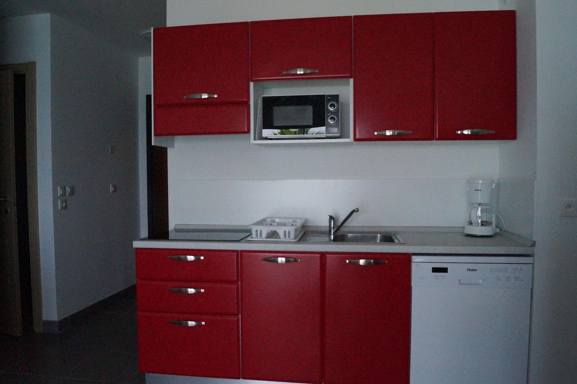 Residence Villa Tyrrenia Макинаджо Екстериор снимка