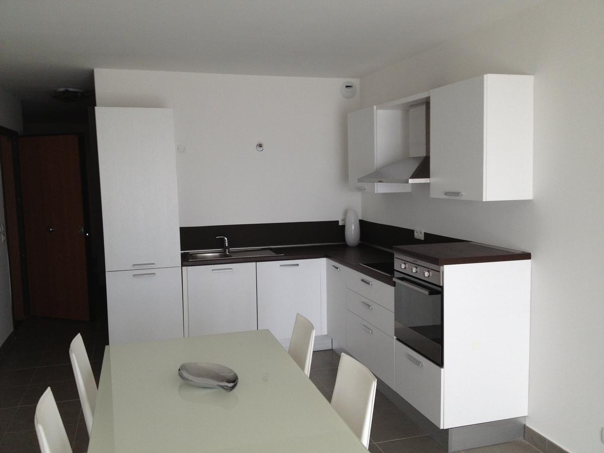 Residence Villa Tyrrenia Макинаджо Екстериор снимка