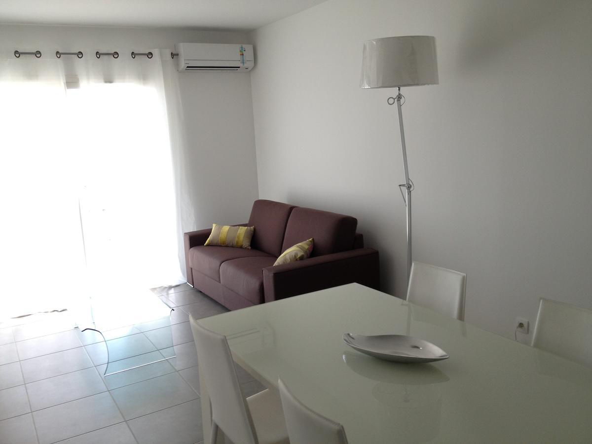 Residence Villa Tyrrenia Макинаджо Екстериор снимка