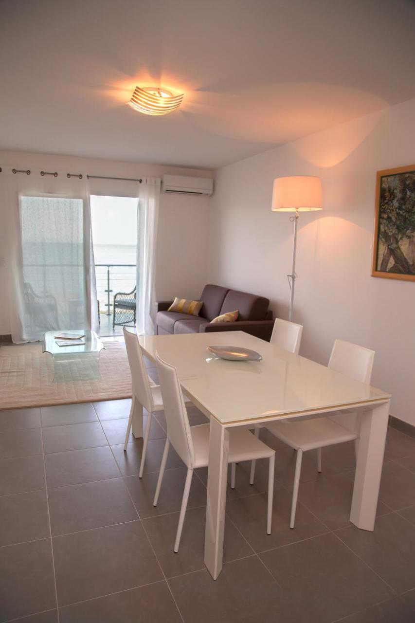 Residence Villa Tyrrenia Макинаджо Екстериор снимка